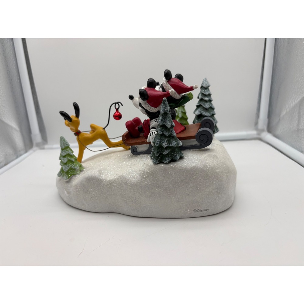 Disney St Nicholas Square Christmas Village Mickey Minnie Sleigh Ride Pluto Fig - Picture 5 of 7